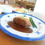 こだわり食材「やまと豚」と国産牛を使用したジューシーなハンバーグ☆おすすめ洋食セットA