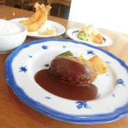 （キャベツのマリネ・ライス付）
天使の海老フライ(２本)に変更プラス５００円