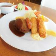 デミグラスハンバーグ・海老フライ・カニクリームコロッケ（キャベツのマリネ・スープ・ライス付）