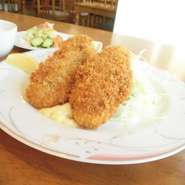 （キャベツのマリネ・スープ・ライス付き）

単品（２ケ）１３００円
　　（３ケ）１９５０円