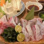 【クエ鍋 (写真は2人前) 3日前の要ご予約○飲み放題付90分LO【7,500円税込！！】※4名様以上～