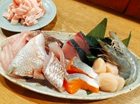 前菜、本日のお造り3種盛り、寄せ鍋、雑炊orうどん、漬物
※飲み放題コースは4名様以上でお願いします