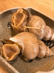 一度食べるとおかわりしたくなるオススメの一品！
コツは「貝殻の方を回しながら身を取り出す」
