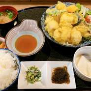 ※米価格高騰の為、ご飯のお代わり2回目からは+100円頂きます。
※テイクアウトのお弁当は生ものですので、お持ち帰り後すぐにお召し上がり下さい。