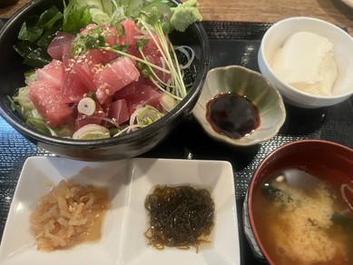 ランチ♪数量限定！【中トロ入り】生本マグロ鉄火丼 【テイクアウトOK！】