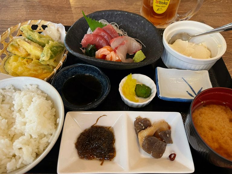 ランチ♪お造り定食【ご飯・お味噌汁・手作り豆腐お代わりどうぞ!!】