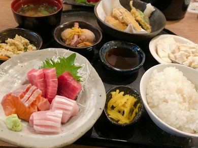 ランチ♪お造り定食【ご飯・お味噌汁・手作り豆腐お代わり自由！！】