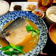 【おかわりどうぞ】ご飯、味噌汁、手作り豆腐♪
テイクアウトもできます！(お持ち帰り後はすぐにお召し上がりください。)
※米価格高騰の為、ご飯のお代わり2回目からは+100円頂きます。