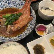 【数量限定！】ご飯、お味噌汁、手作り豆腐はおかわりど～ぞ♡
※米価格高騰の為、ご飯のお代わり2回目からは+100円頂きます。