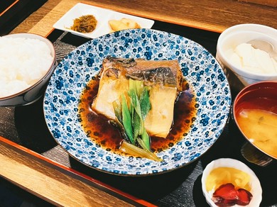 【ランチ】日替り　煮魚定食(トロさば) 【テイクアウトできます】