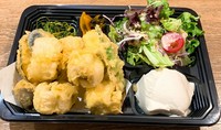 ご飯も付いてます！
※生ものですので、お持ち帰り後すぐにお召し上がり下さい。