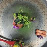 【12/21（日）～12/25（木）限定】
●クリスマスディナー　
￥12,000（税込￥13,200）

※12/2１（日）も営業いたします。
※12/24（水）、25（木）はクリスマスディナーコースのみお承ります。
