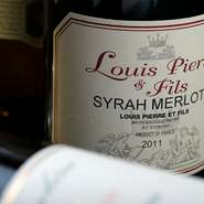 フランスの小規模ワイン生産者のワインが揃う