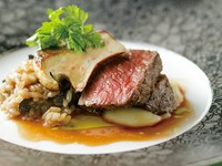 しっとり柔らかなお肉と、香茸の芳醇な香りが口いっぱいに広がるリゾットはうっとりする美味しさ。

スープ/前菜/自家製パン/自家製パスタ/魚とリゾット/メイン（お肉）/ドルチェ盛合わせ/ドリンク