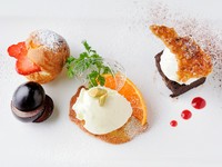 はっきりとした味わいのパンチが効いたドルチェ。目で見ても楽しめる美しい盛り付けです。