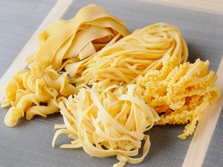 麺からソースまですべて自家製で仕上げた料理をご提供