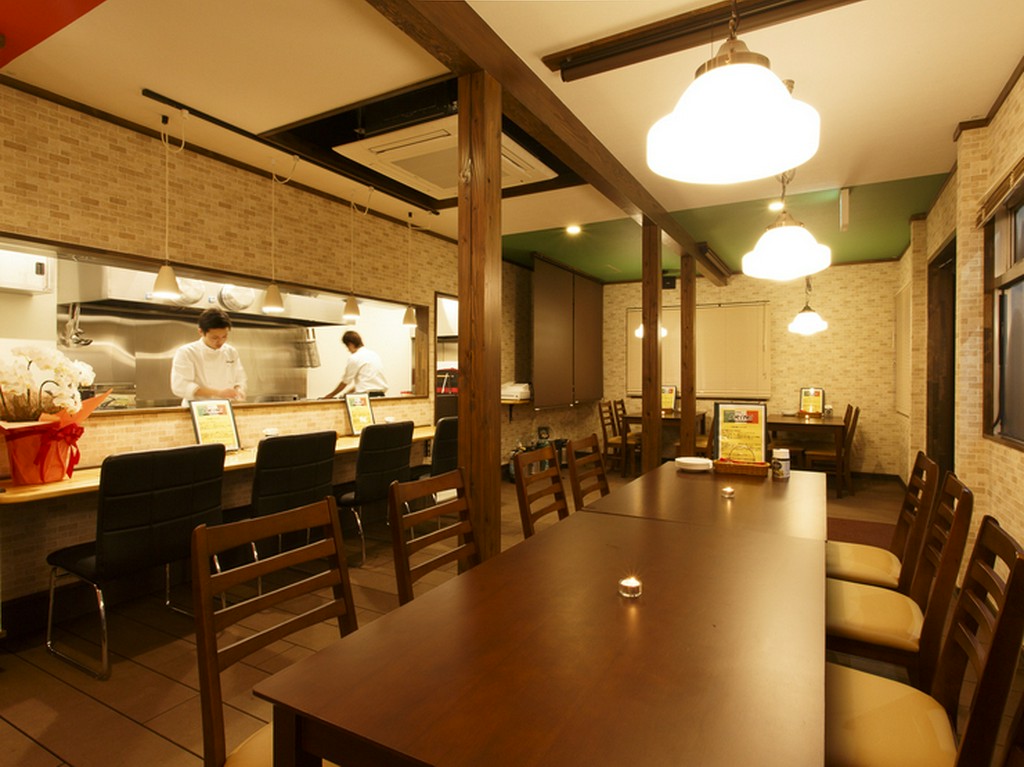 ボリューム満点の料理をグループでシェアしてもらうのがおすすめ