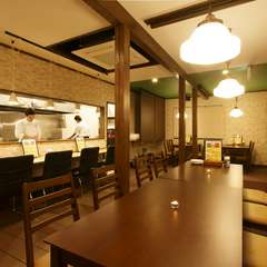 ボリューム満点の料理をグループでシェアしてもらうのがおすすめ