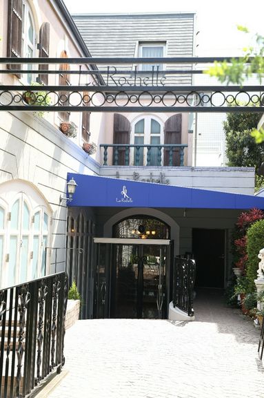 南仏のレストランの雰囲気を持つ大人のための極上フレンチ