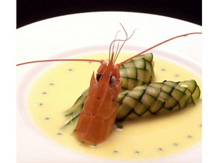 素材が包まれた美しさの『ラングスティーヌのクルージェト包み』