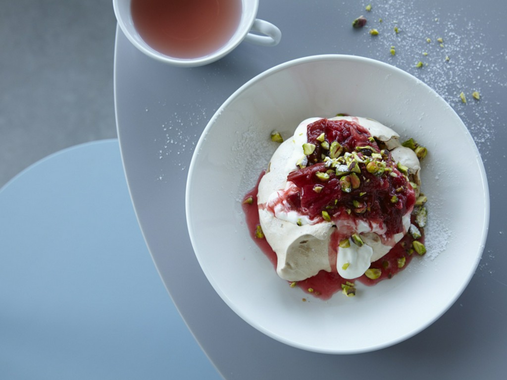 ポーチドチェリーがアクセント『ティラミス フレンチトースト』