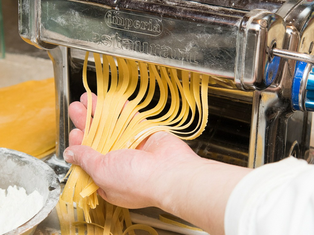 毎日店内で造る自家製パスタ