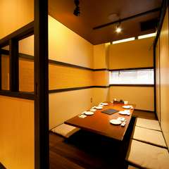 掘りごたつ式の座敷でゆったり　大人数の飲み会や宴会もOK