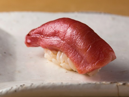 いちかわ 麻布十番 鮨 寿司 のグルメ情報 ヒトサラ いちかわ 麻布十番 鮨 寿司 のグルメ情報 ヒトサラ