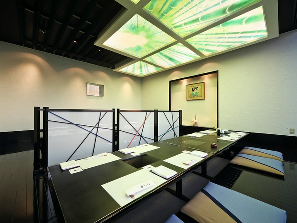 微に入り細を穿つ仲居さんの接客が、接待を成功に導いてくれます