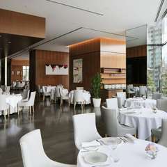 心地よいガーデンテラスに囲まれた都会のオアシス