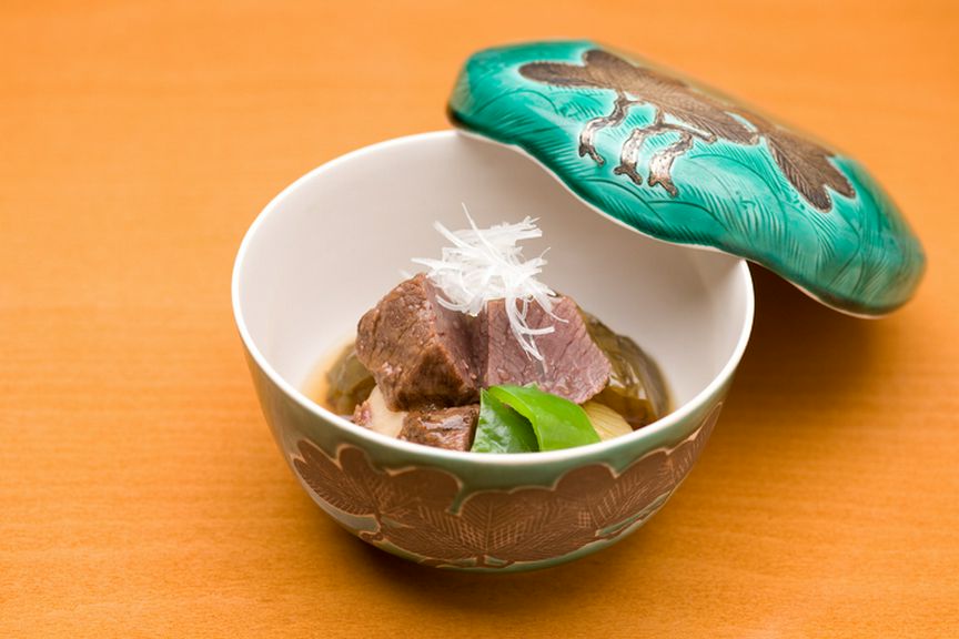 器から盛り付けまで。すべてに「おもてなし」の心遣いが