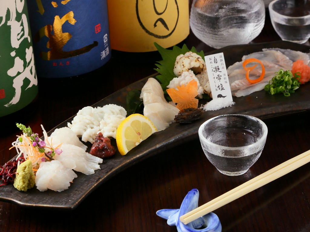 食感の違いも楽しめる『穴子のお造り三種盛り合わせ』