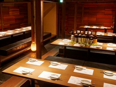 忘年会は【鶏っく 梅田HEPナビオ店】で！飲み放題付コースが充実