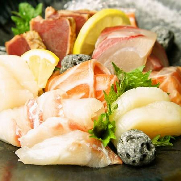 鶏はもちろんの事、海鮮素材にも自信アリ！