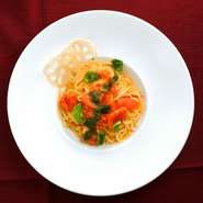 トマトの甘みと酸味が効いたシンプルなパスタ
