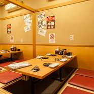 気軽に楽しめるお店なので、デートにもおすすめです。肩肘張らない自然な雰囲気の中で、二人の距離もグッと近づくでしょう。博多駅にも近く、便利なロケーションも魅力です。
