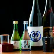 店長自ら味を確かめ厳選している日本酒は、地元・福岡のものをはじめ豊富に用意されています。いろいろな味を試してみるなら、飲み放題プランがおすすめ。「博多の味」をじっくりと堪能するのも良いものです。