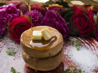 外はカリッと香ばしく中はふんわり柔らかい『自家製パンケーキ』