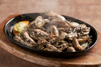 安くて、旨くて、ボリュームある人気メニュー。ふんわりジューシーな食感と溢れる肉汁が最高。