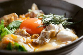 店主おすすめ　朝引き地鶏の『親子丼』