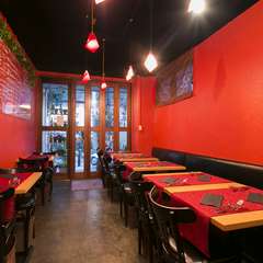 店内は、そこかしこにイタリアの空気と雰囲気を楽しめます