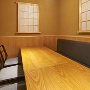 最大8名まで利用可能なゆったりした時間が過ごせる完全個室も用意されています。大切な人と会話も食事も楽しみたい。接待や記念日、女子会などにおすすめです。予約が必要なので問い合わせてみては。