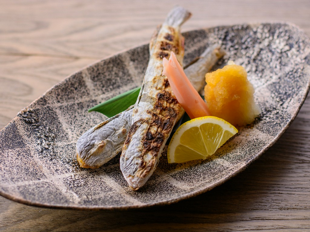 目で見ても楽しめよう、彩り美しく盛り付けた和食