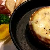 燻製カマンベールのチーズフォンデュ　トリュフ風味