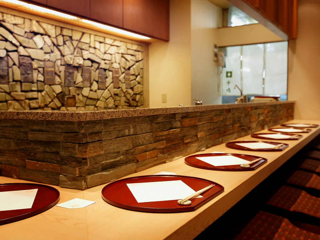 迫力のあるカウンター