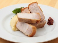 『千代幻豚のソテー』は濃厚な肉の旨みと、食べやすい脂身。程よいジューシーさを堪能できます。