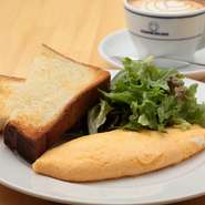 自家製パンと香り高いコーヒーの『トーストセット』
