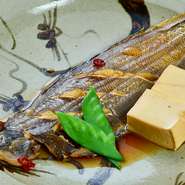 特産の佐賀醤油を使用し、新鮮な「くちぞこ」の美味しさを生かした煮付け。ホッとあたたかい佐賀の味です。