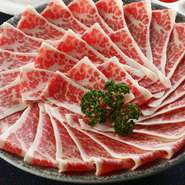 しゃぶしゃぶ肉（馬肉）、鍋野菜、ポン酢たれ、カシューナッツたれ、薬味