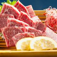 数十頭に一頭の確立の馬からとれる最高級馬刺し。非常に希少な馬刺しなので、事前にお問い合わせください。